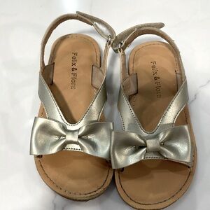 Gold Bowed Slip On Sandals Size Toddler 8